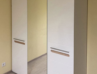 Шкаф с зеркалом БЬЯНКО Світ Меблів 3ДЗ белый / белый глянец / дуб сонома