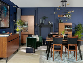 Мебель Madison BRW со шпонированным дубовым фасадом, оригинальными ручками и высокими наклонными деревянными ножками черного цвета