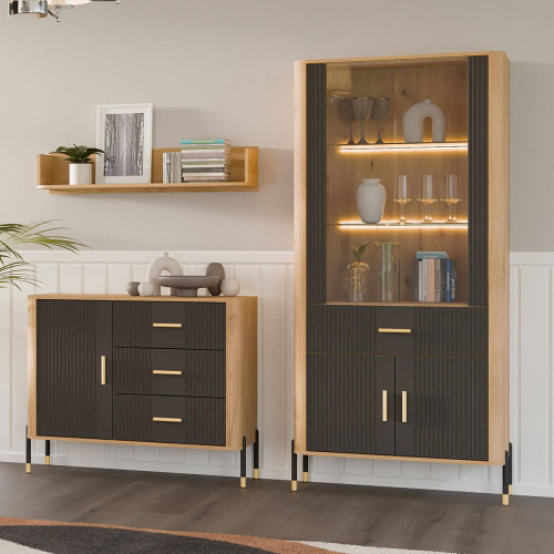 Фото вітрини DANTE DT14 LIVEO дуб кремона торро / антрацит / золоті ручки в інтер'єрі вітальні