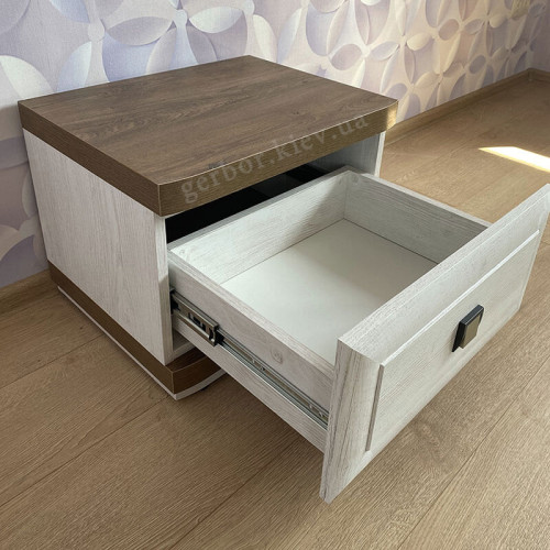 Фото приліжкової тумбочки ОРЕГОН KOM1S БРВ (ВМК) від покупця – наповнення