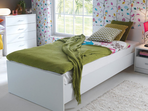 Фото комода NEPO PLUS KOM4S BRW белый в интерьере детской