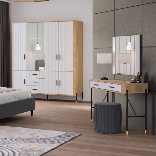 Фото білого дзеркала DANTE DT20 LIVEO в інтер'єрі спальні