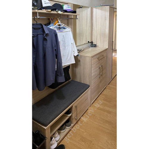 Фото передпокою ГОУ Гербор від покупця – вiшак 