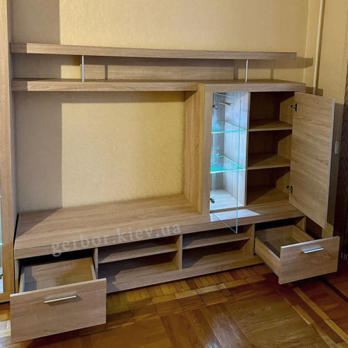 Фото вітальні ЕЛІЯ БРВ з підсвіткою від покупця – наповнення тумби ТВ та вітрини-надставки