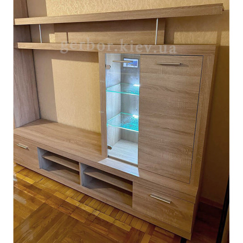 Фото вітальні ЕЛІЯ БРВ з підсвіткою від покупця – вітрина-надставка