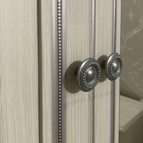 Фото спальні ВАЙТ Гербор в кольорі ясен сніжний / сосна срібна від покупця – ручки