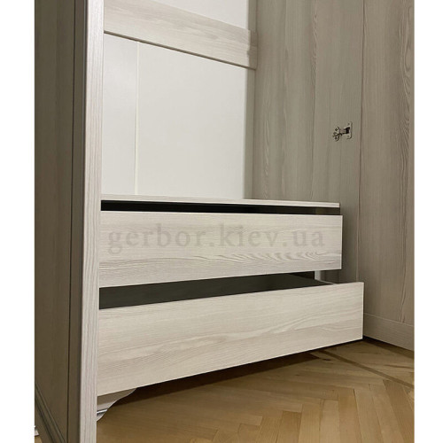 Фото спальні ВАЙТ Гербор в кольорі ясен сніжний / сосна срібна від покупця – шухляди шафи