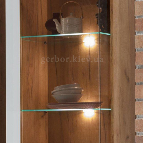 Фото столовой SNOBI BOGFRAN – подсветка полок витрины