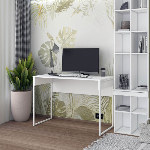 Фото білого письмового столу БАРТ ЛАЙТ ДОРОС (DOROS) в інтер'єрі