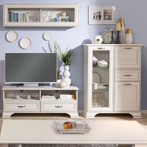 Фото навесной витрины TIFFANY 1W MEBELBOS в интерьере гостиной