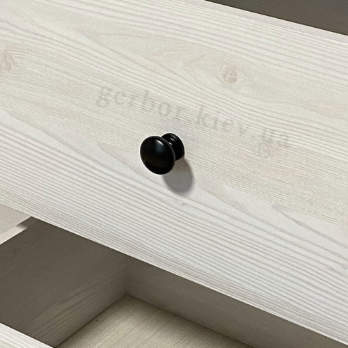 На фото ручка комоду HESEN KOM3D3S/10/20 BRW модрина sibiu світла/сосна larico від покупця