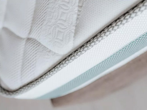 На фото чехол матраса ЛАЙК ИН СТАЙЛ МАТРОЛЮКС