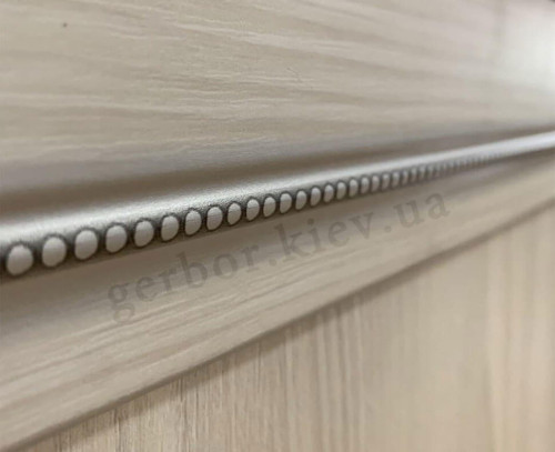 Фото комоду 4D2S ВАЙТ Гербор ясен сніжний / сосна срібна – оздоблення