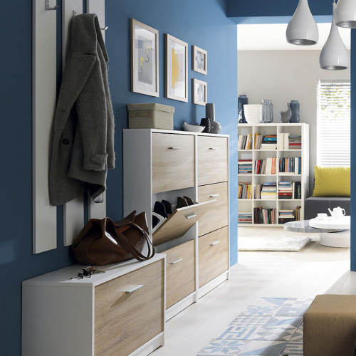 Фото тумбы для обуви NEPO PLUS SFK1K BRW белый / дуб сонома в интерьере прихожей