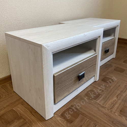 Фото приліжкової тумбочки КОЕН II KOM1S БРВ ВМК від покупця – вигляд збоку