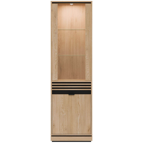 Фото вітрини FERRO FE05 LIVEO з підсвіткою – вигляд спереду