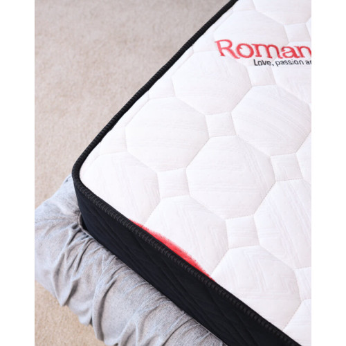 Фото матраца ФЛІРТ РОМАНС МАТРОЛЮКС на ліжку