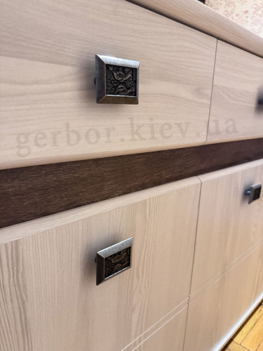 Фото комоду СЕЛЕНА KOM3D3S Гербор від покупця – ручки
