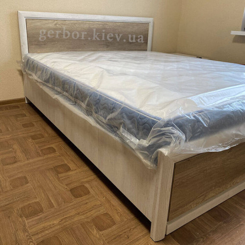 Фото вигляду збоку ліжка у спальню КОЕН II БРВ від покупця