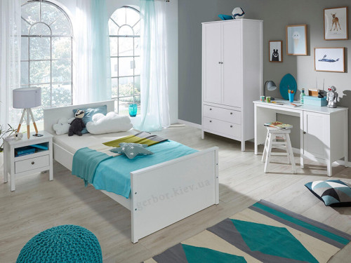 Фото письменного стола OLE 1D/115 MEBELBOS в интерьере детской