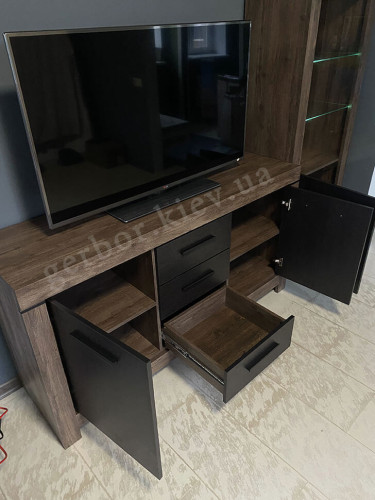 Фото комоду KOM2D3S БЕЛЕН Гербор дуб травіата / дуб болотний коричневий від покупця – наповнення