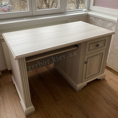 Фото письмового столу 130 ВАЙТ Гербор від покупця – вигляд зверху