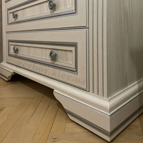 Фото передпокою ВАЙТ Гербор – ніжка комоду