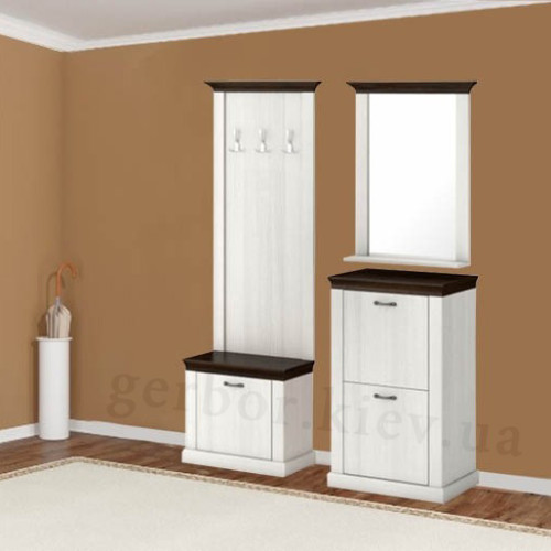 Фото зеркала 69 LAVENDA VMV Holding в интерьере прихожей