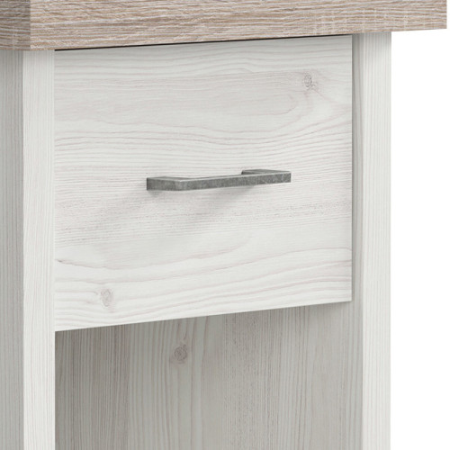 На фото ручка прикроватной тумбы LUCA JUZI KOM1S BRW