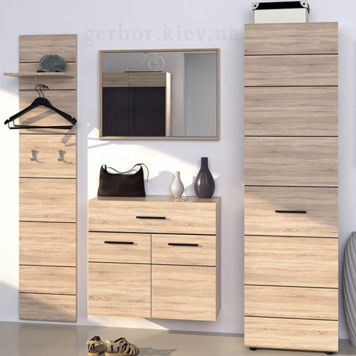 Фото вешалки SOLO VMV Holding в интерьере прихожей