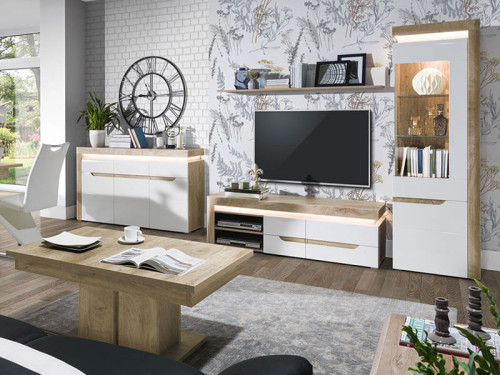 Фото витрины IRMA IM7 BOGFRAN дуб / белый глянец в интерьере гостиной