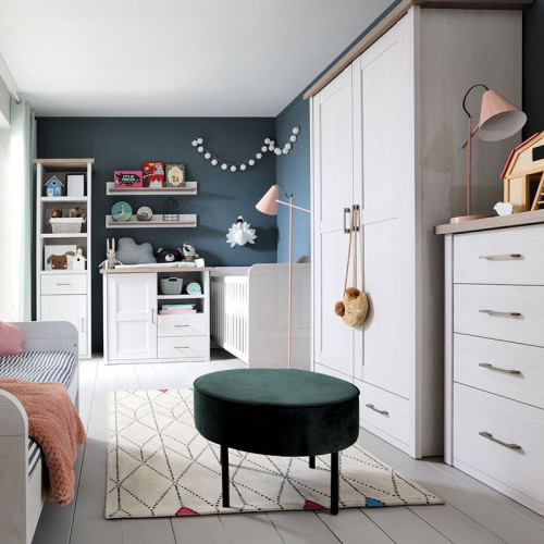 Фото шкафа LUCA BABY SZF2D2S BRW в интерьере детской комнаты