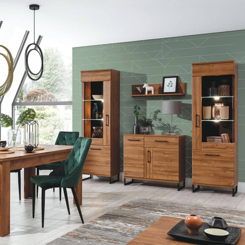 Фото правой витрины IVO IV7 BOGFRAN в интерьере столовой