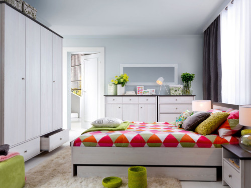 Фото комоду ПОРТО KOM3D3S БРВ (ВМК) в інтер'єрі спальні