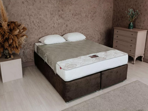 На фото матрас МОНИКА ХОУМ МАТРОЛЮКС с декором