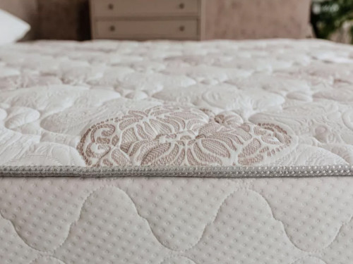 На фото чехол матраса МОНИКА ХОУМ МАТРОЛЮКС