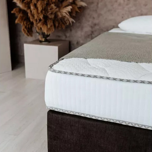 На фото вид сбоку чехла матраса ТИФАНИ ХОУМ МАТРОЛЮКС